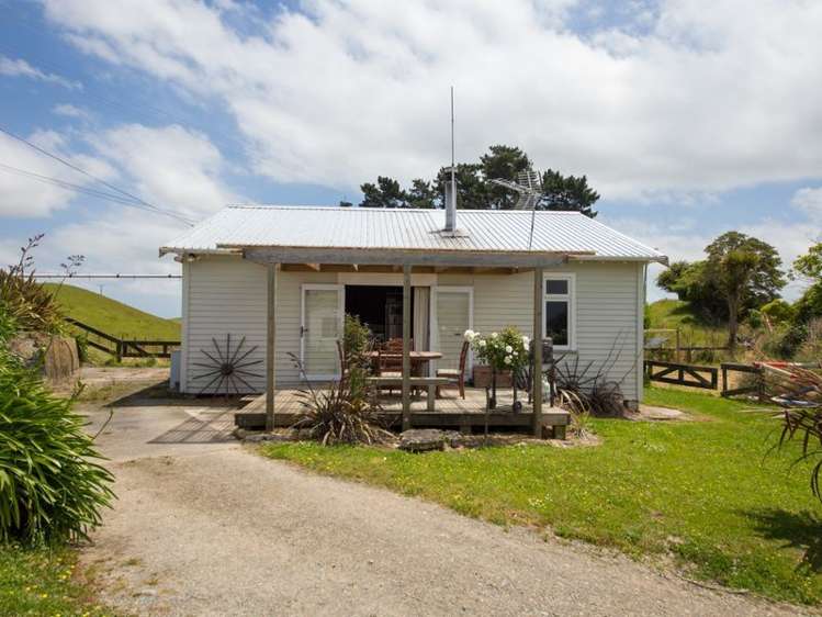 11 Ridge Road Pohangina_2