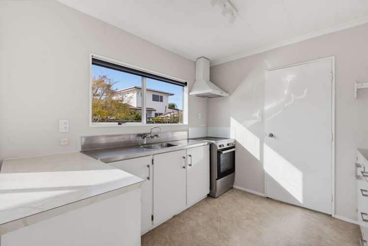 27A Tiverton Crescent Whalers Gate_10