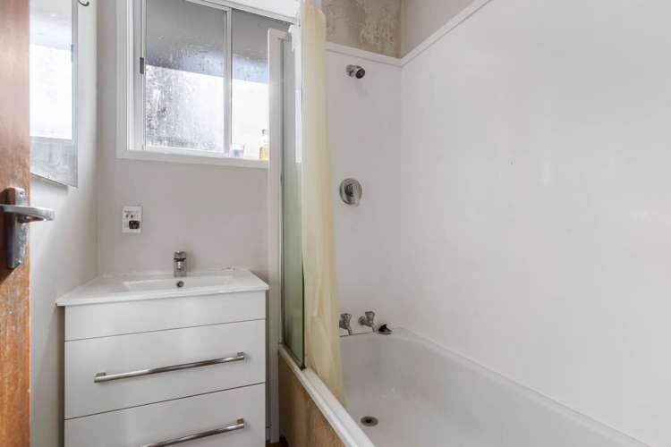 2/74 Chivalry Road Glenfield_9