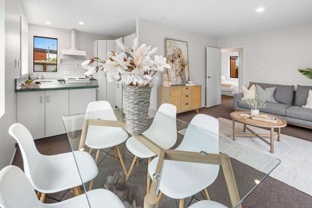 Garage + Location = Smart Buy