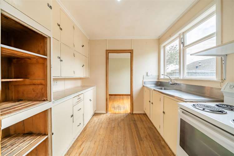 104 Whites Line East Waiwhetu_6