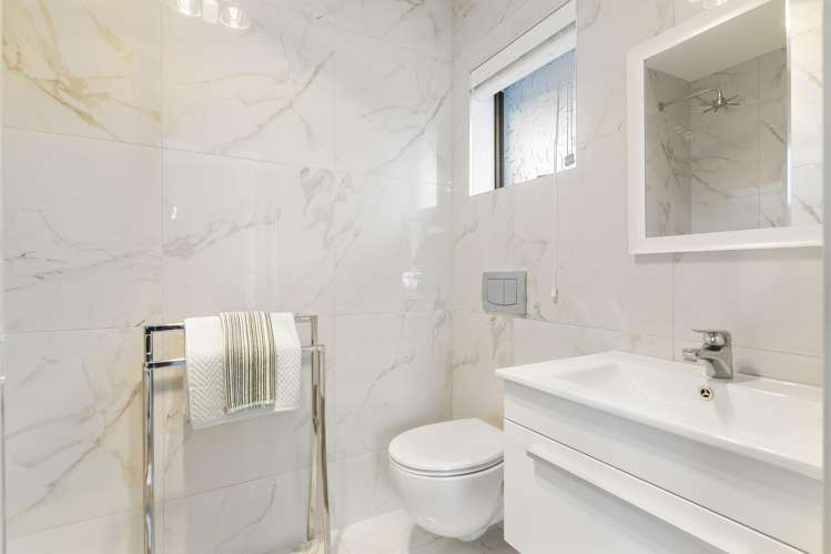 8 Helvetia Drive Browns Bay_19