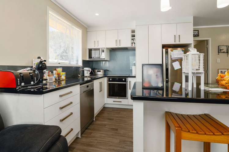 9 Luke Place Fairy Springs_4