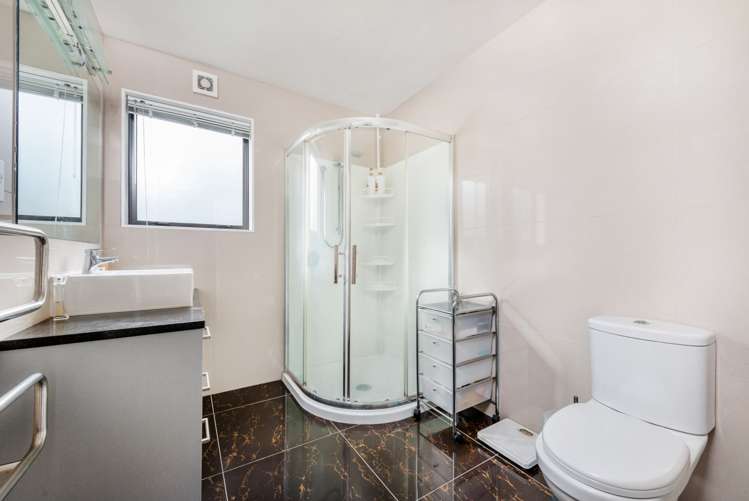 6/75 Tamahere Drive Glenfield_12