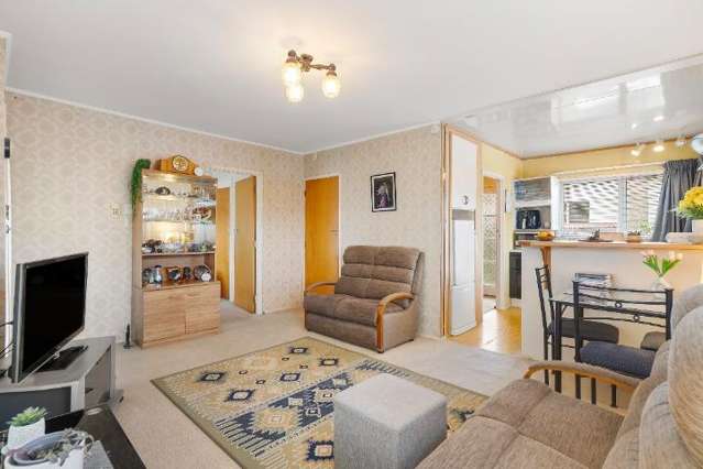 2/44 Diana Drive Glenfield_2