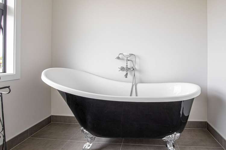 57 Golden Road Alexandra_21