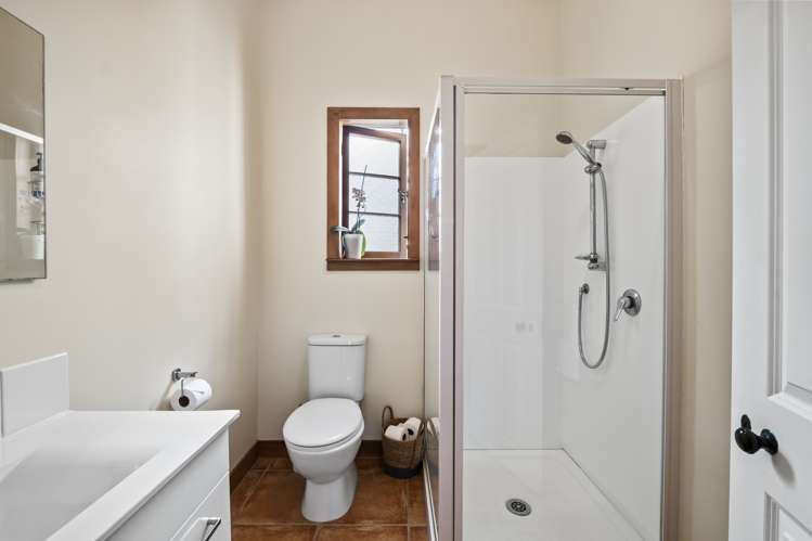 1017 Main North Road Onaero_22