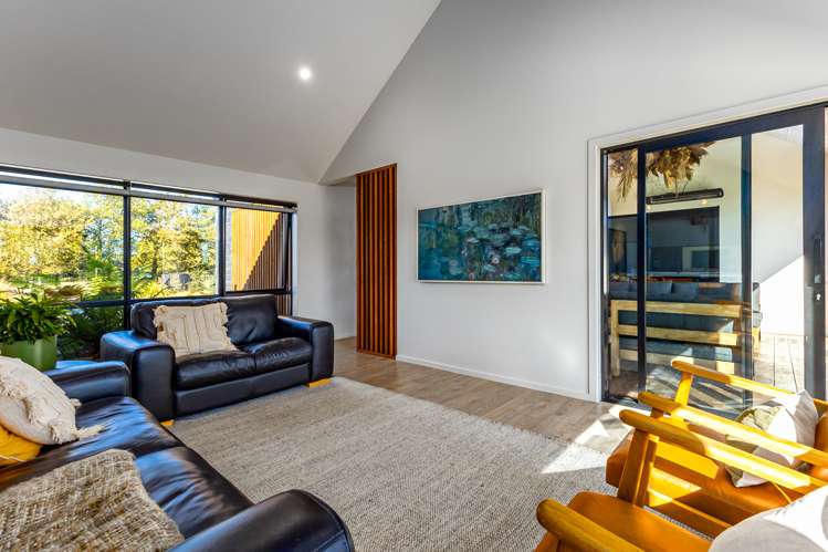 162 Beach Road East Elgin_14