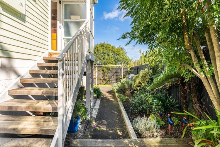 1/9 Mayburn Road Te Atatu Peninsula_7