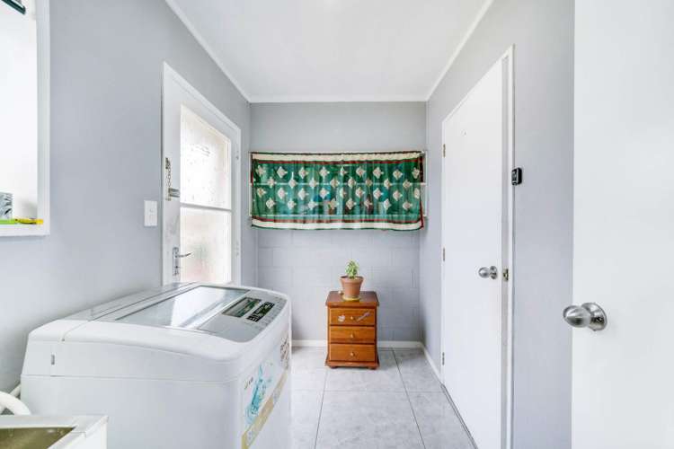 2/12 George Street Mangere East_7