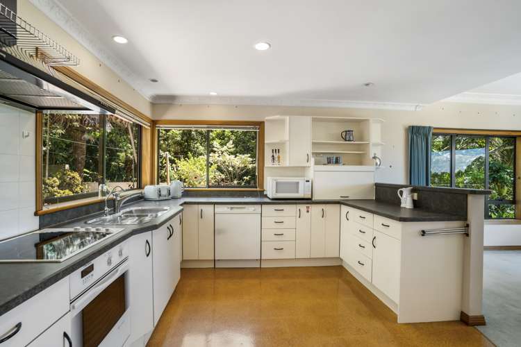 37 Park Road Titirangi_4