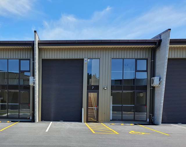 Prime industrial unit on Matakokiri Drive