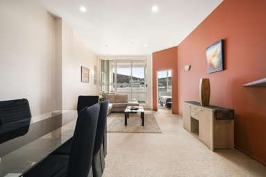 205/107 Thorndon Quay_3