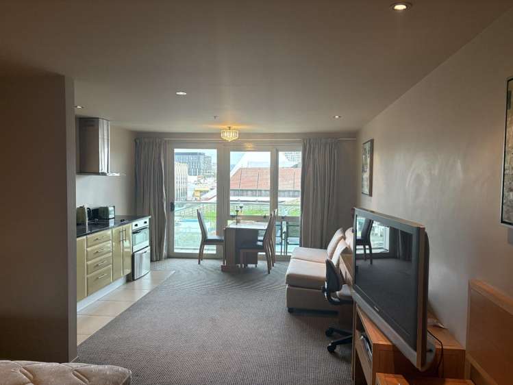 6 Durham Street Kingsview Apartments 11234_1