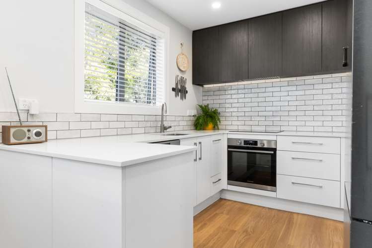 2/174b Grimseys Road Redwood_8