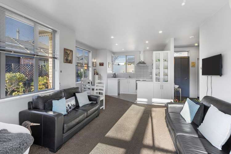 1/8 Evatt Street Bryndwr_5