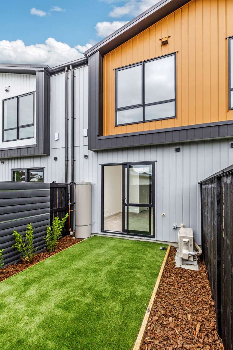7/3 Beach Road Te Atatu Peninsula_15