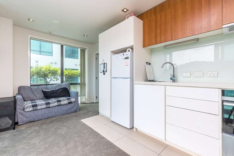 111/2 Dockside Lane Auckland Central_11