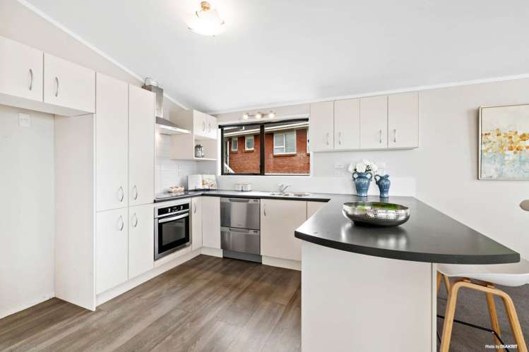 10 Acland Place Botany Downs_6