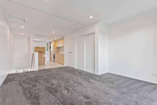 3B/87 Taikata Road Te Atatu Peninsula_2