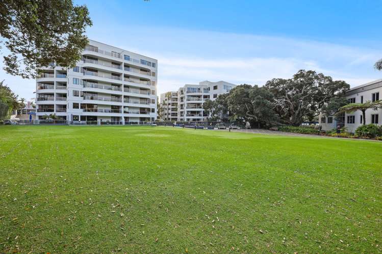 2C/171 Hurstmere Road Takapuna_21