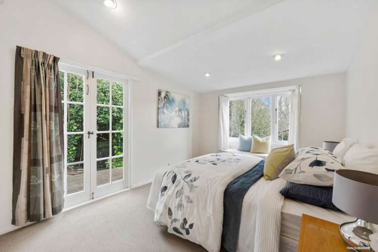 76 Beach Road Castor Bay_11