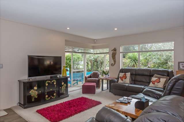 5 Shadon Place Stanmore Bay_1