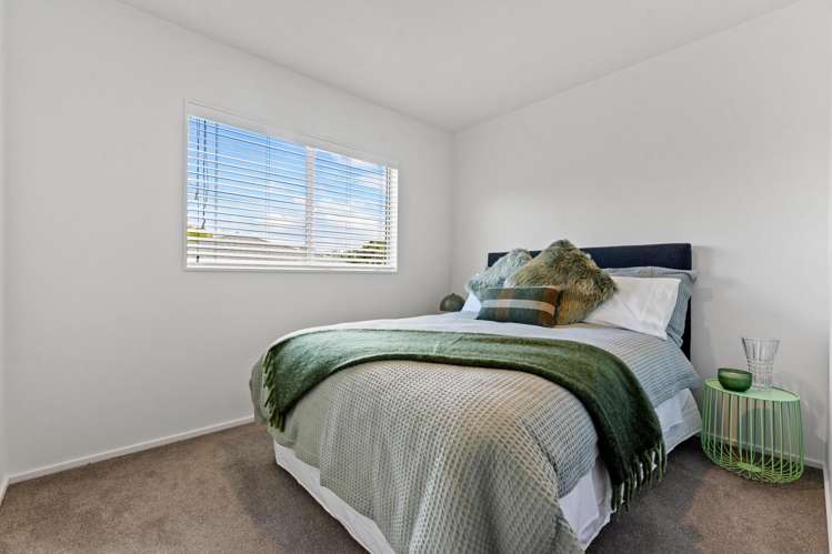 1/104A Beach Road Castor Bay_8