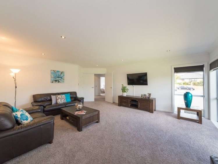 171 Pacific Drive Fitzherbert_13