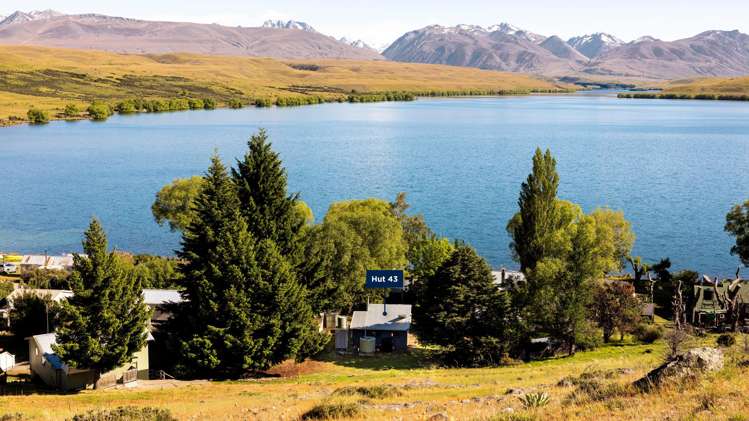 - Hut 43, Lake Alexandrina, South End Settlement Lake Tekapo_5