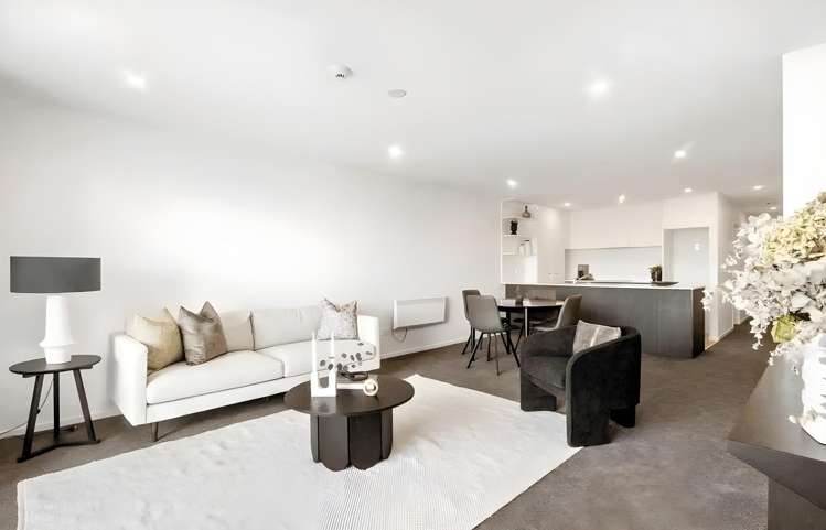 210/8 Thompson Park Road Mount Wellington_4