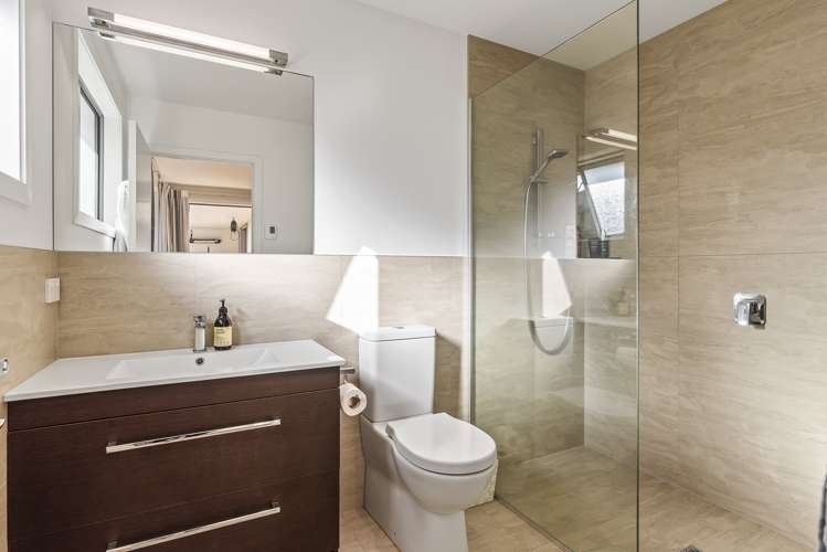 99 Kakariki Grove Waikanae_15