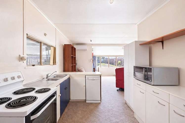 22 Roger Street Pukehangi_15