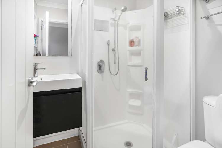 54 Memorial Drive Hamilton East_19