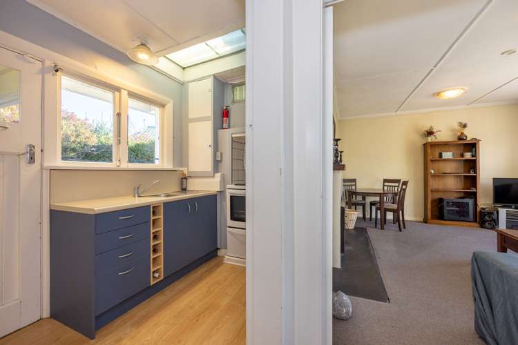 32 Flora Dora Parade Lake Hawea_7