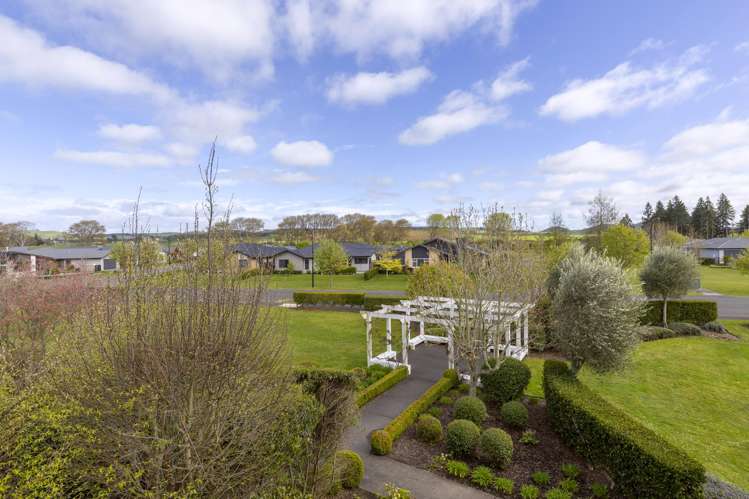 49 Chateau Crescent Rangatira Park_15