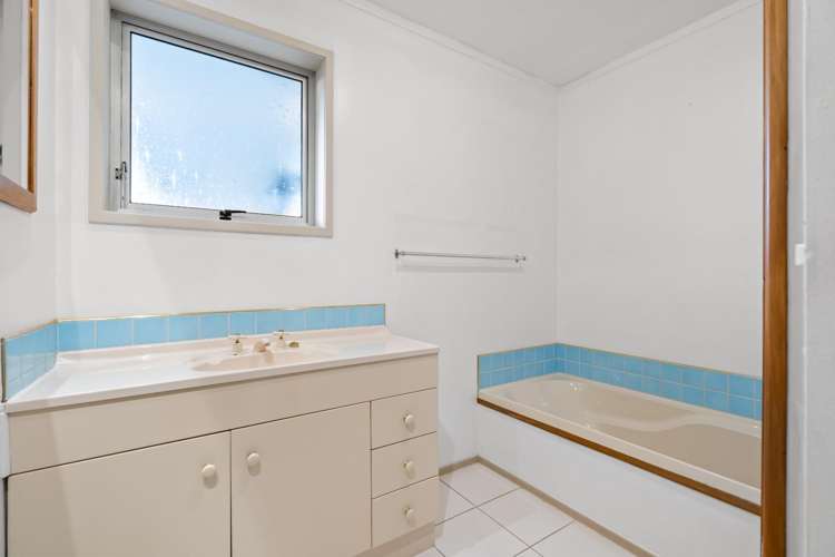 9 Housman Place 11373_11