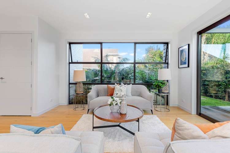 13c Queensway Three Kings_10