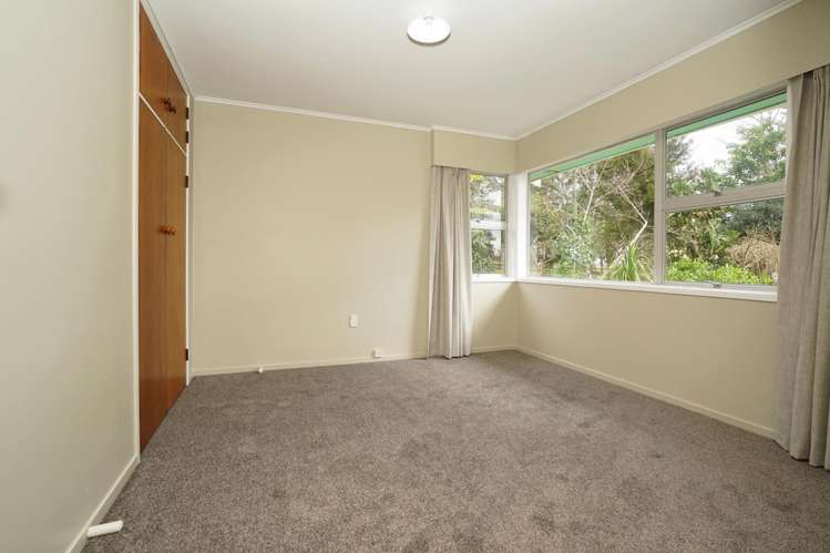 10 Robertson Road Whatawhata_17