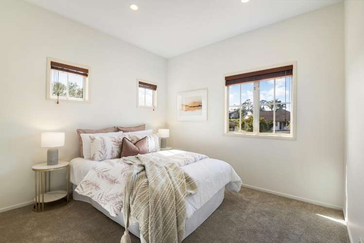 1 Scarlet Oak Drive Schnapper Rock_21