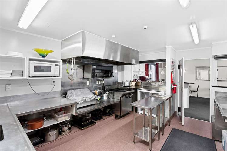17-19 Pharazyn Street Melling_11