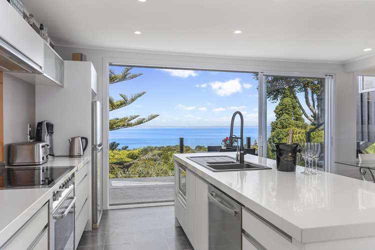 27 Takahe Road Titirangi_5