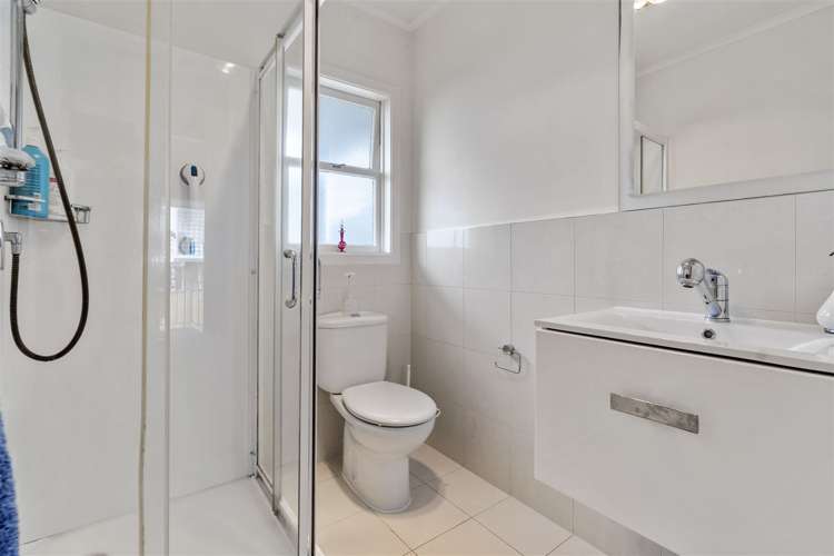 2/39 East Coast Road Milford_6