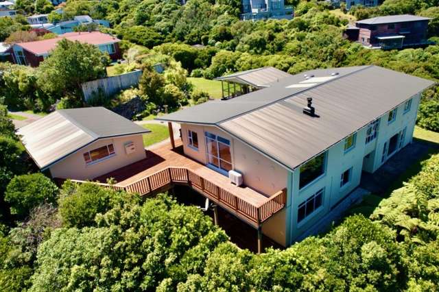 Harbour Views And Seclusion! 6,391m2 Section