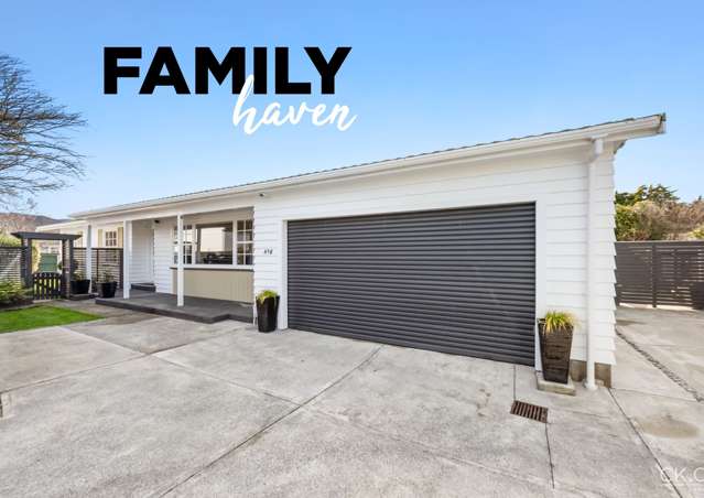 FANTASTIC  FAMILY  HOME