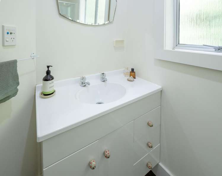 6506 Christchurch Akaroa Road Robinsons Bay_36