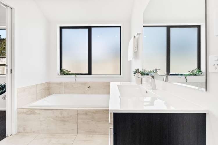 529 Mangorei Road_2