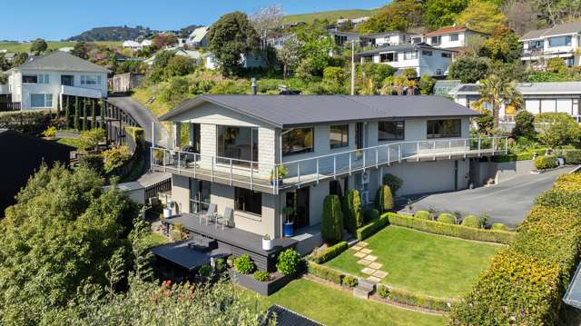 325sqm Family Home with Haven Views