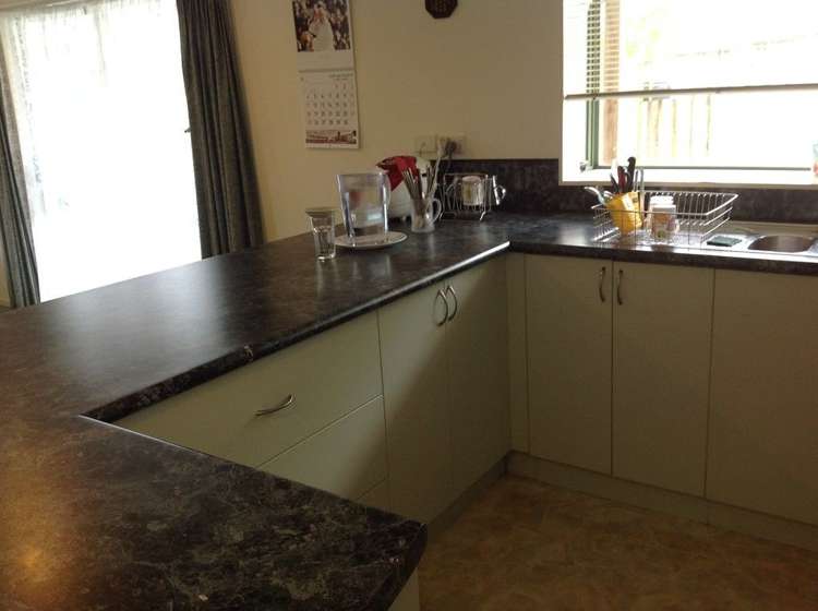 2/77 Marlborough Avenue Glenfield_5