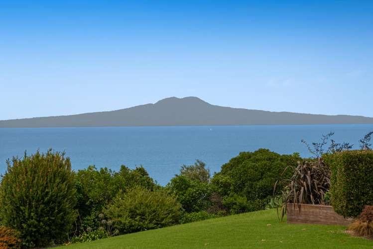 1031 Whangaparaoa Road Matakatia_1